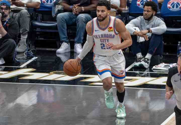  尽力了！阿杰伊·米切尔20投12中&三分5中2空砍29分4板3助